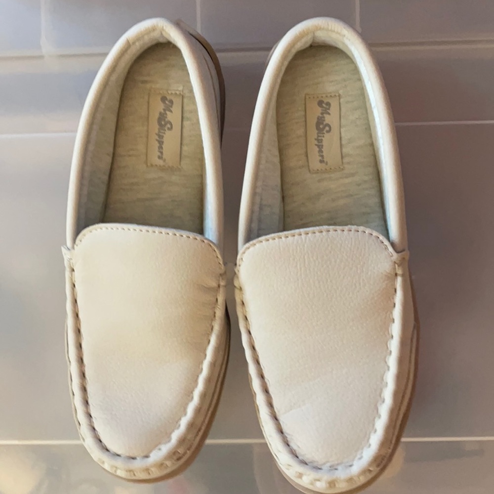 😁My Slippers size 8 moccasins